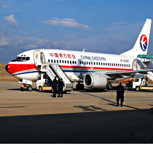 白塔机场货运航空快运业稳步发展的原因是什么？